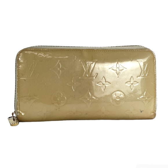 Louis Vuitton Handbags - 💎✨AUTHENTIC✨💎 LOUIS VUITTON Zippy Wallet